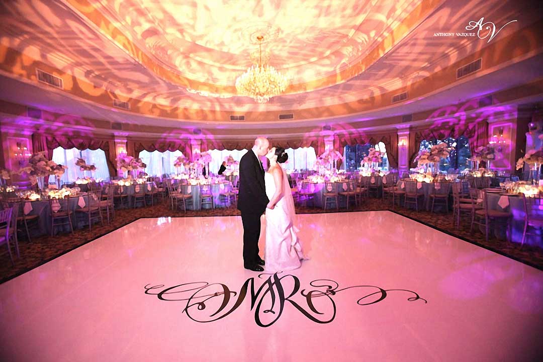 Dance-floor-with-wedding-monogram